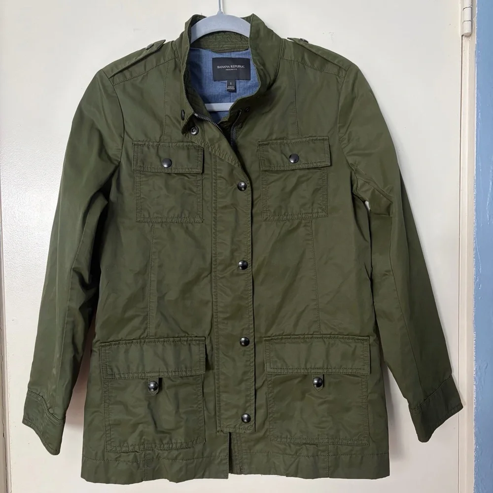Banana Republic Utility‎ Jacket in Forest Green, size Small